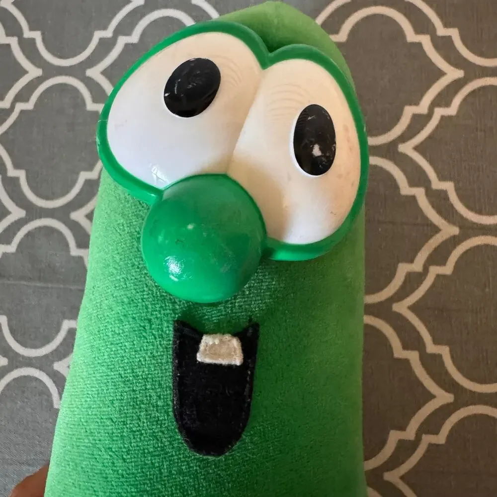 VTG Fisher Price Veggie Tales Larry The Cucumber 1999 Plush Toy 9